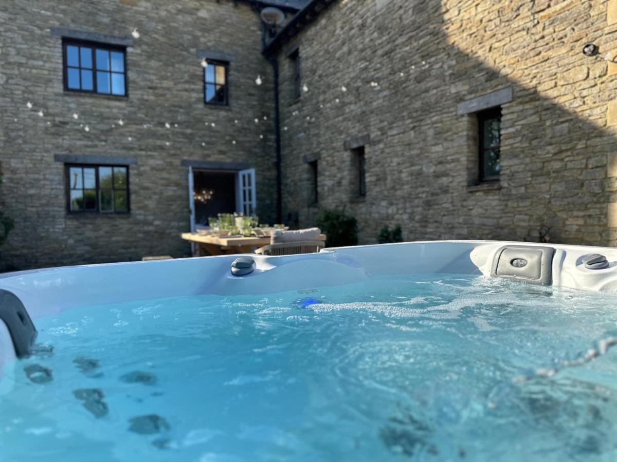 Cotswolds Retreat - Bath & Castle Combe - Hot Tub Villa ชิปเพแนม ภายนอก รูปภาพ
