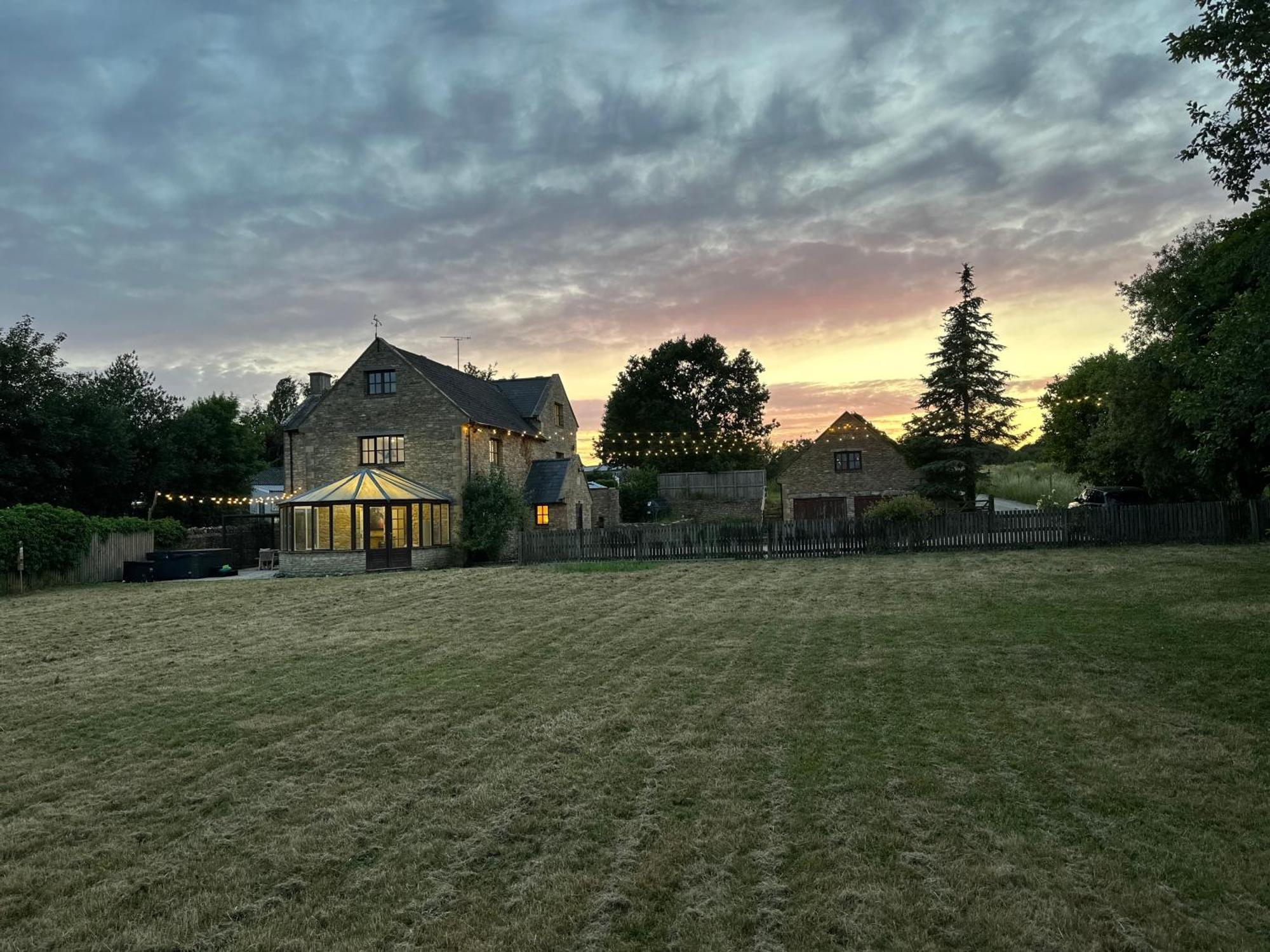Cotswolds Retreat - Bath & Castle Combe - Hot Tub Villa ชิปเพแนม ภายนอก รูปภาพ