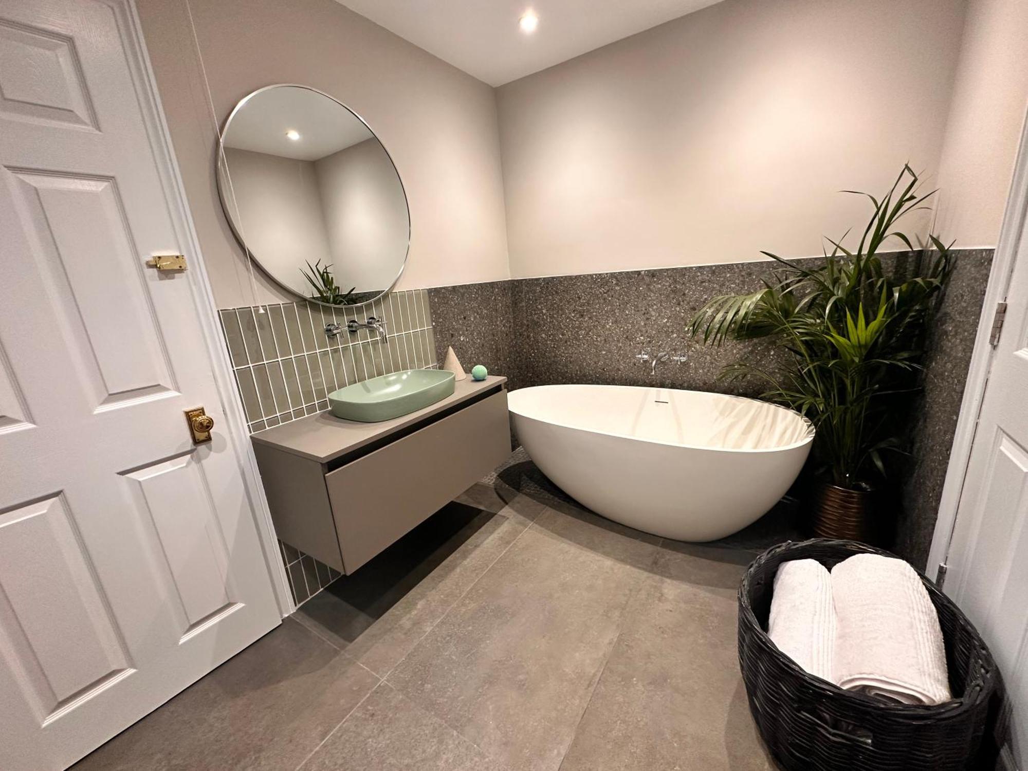 Cotswolds Retreat - Bath & Castle Combe - Hot Tub Villa ชิปเพแนม ภายนอก รูปภาพ