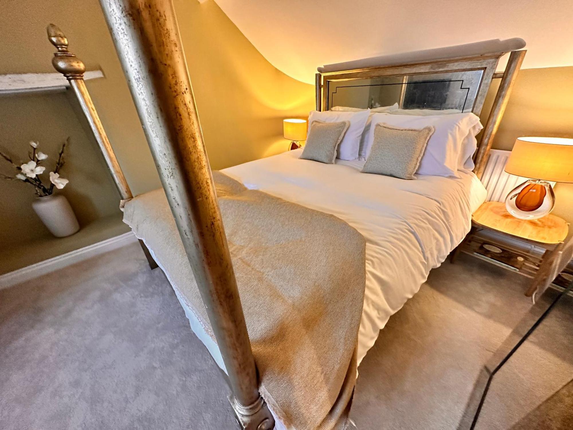 Cotswolds Retreat - Bath & Castle Combe - Hot Tub Villa ชิปเพแนม ภายนอก รูปภาพ